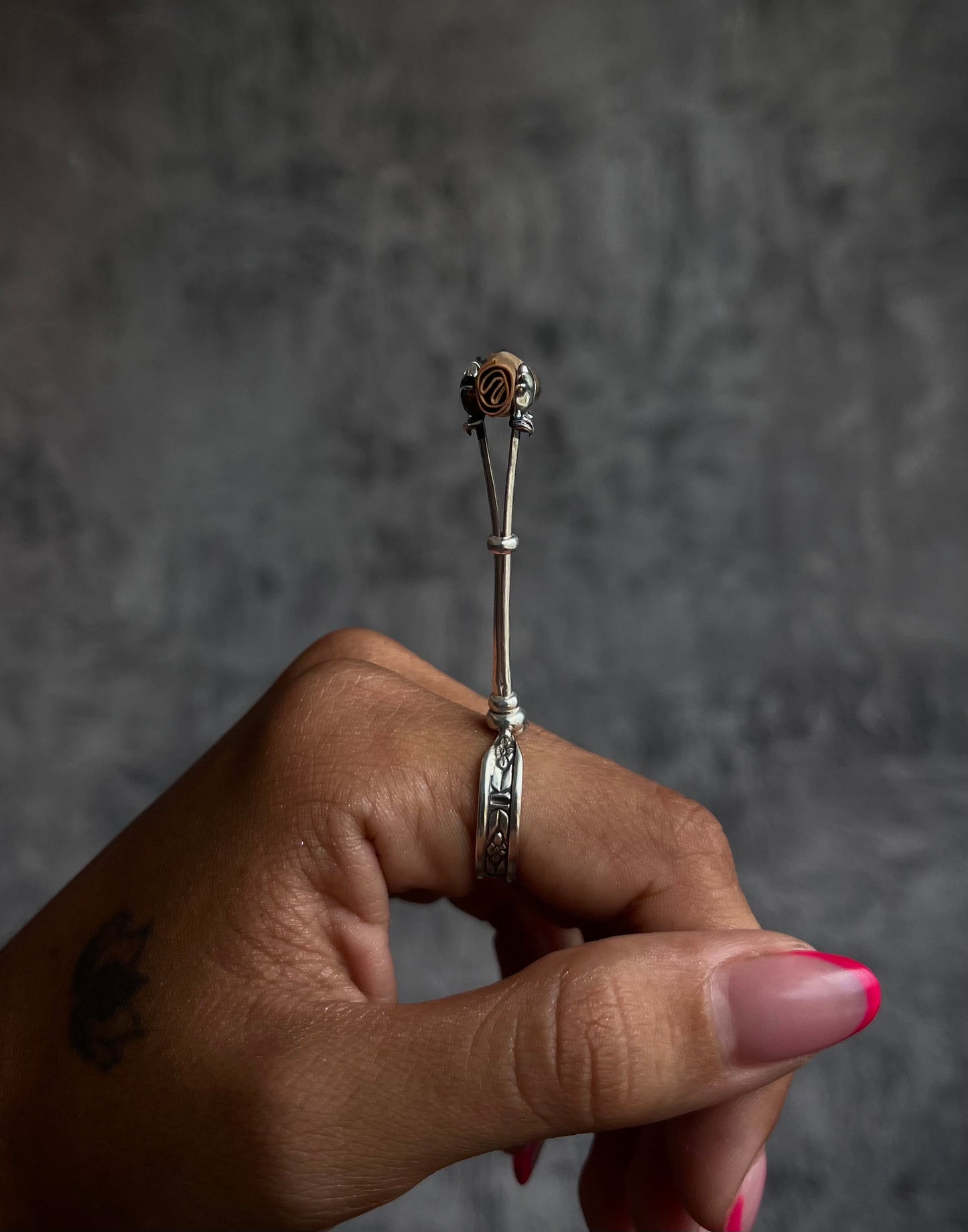 Lotus Zaelas's Holder